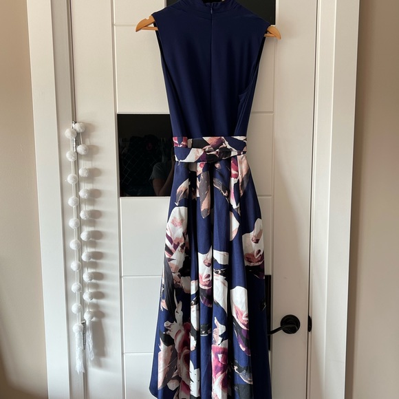 V-Neck Floral Print Mikado DresS - Picture 4 of 6